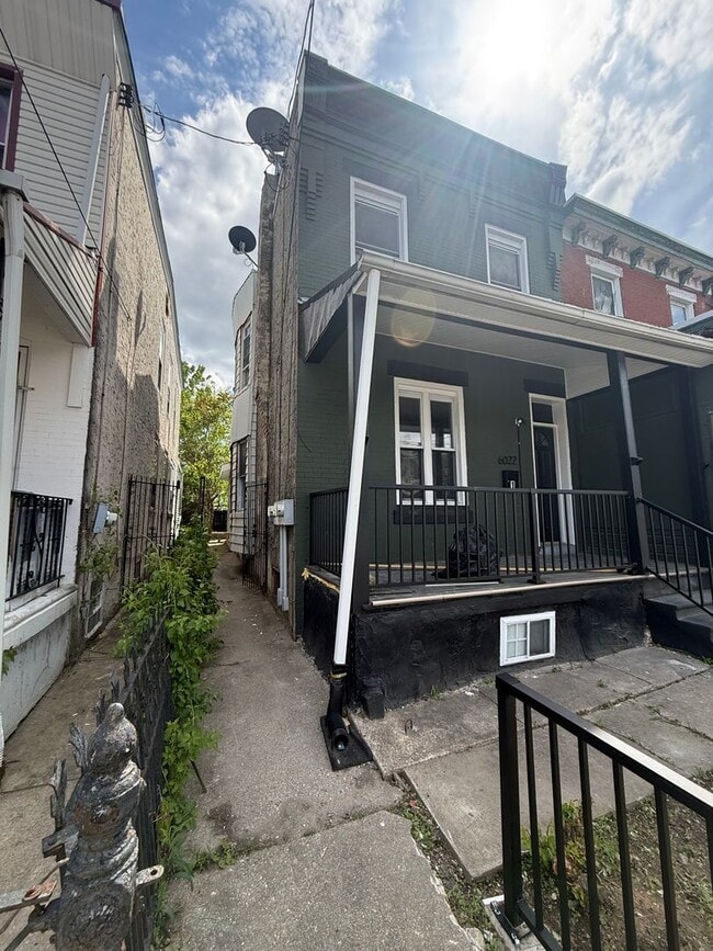 Building Photo - 6022 Pine St