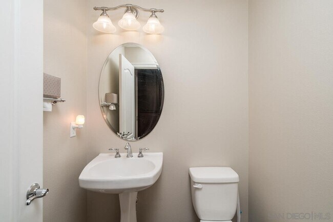 Foto del edificio - Beautifully maintained town home in the sought after community of Ravenna at 4S Ranch!