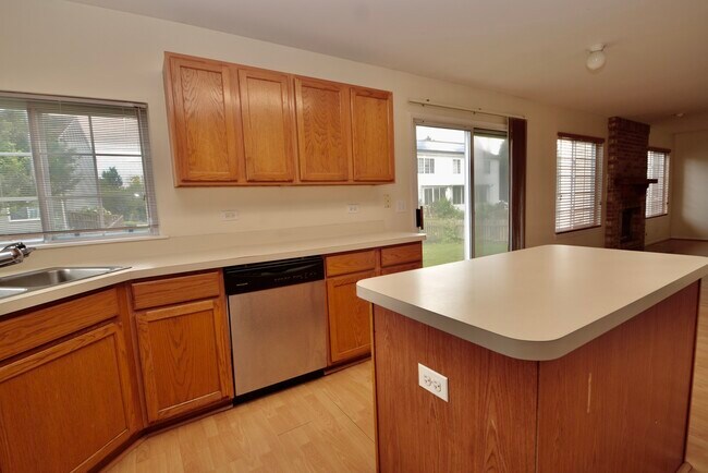 Foto del edificio - 1661 Charlotte Cir