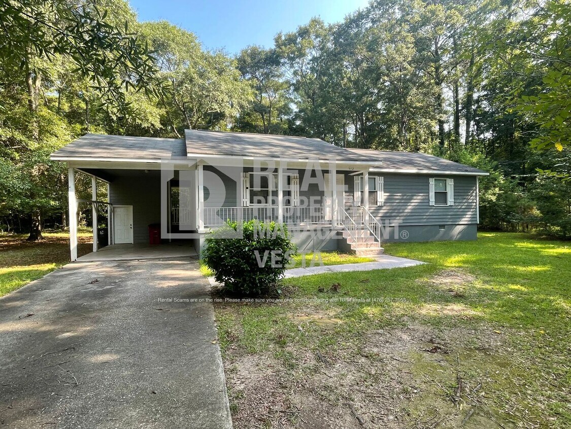 Primary Photo - Updated Three Bedroom Home in Lake Wildwood