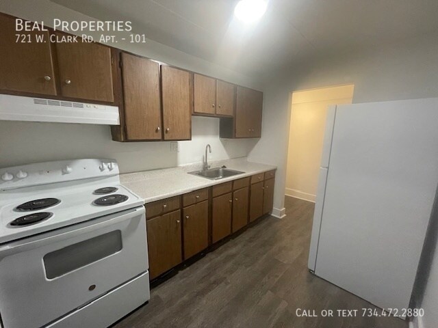 Foto del edificio - 721 W Clark Rd