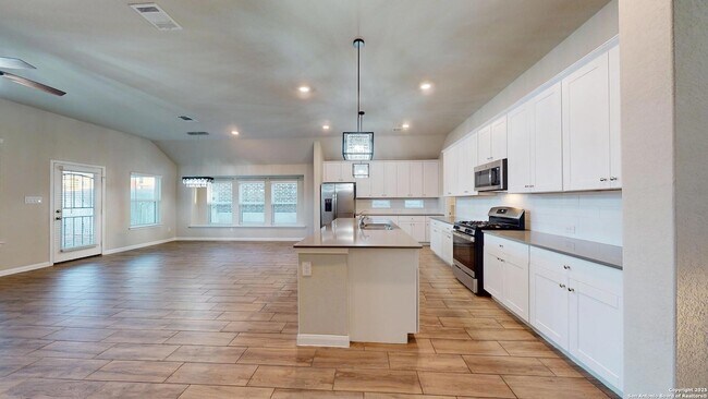 Foto del edificio - 5911 Akin Glen