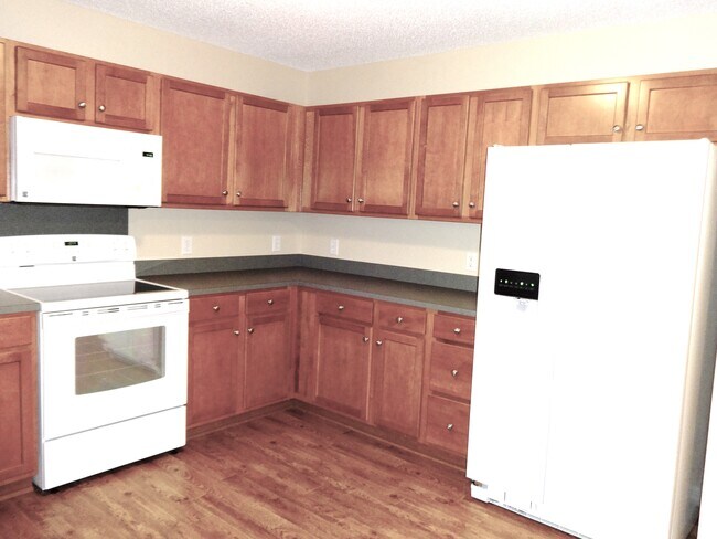 Building Photo - 1112 Moss Grove Dr