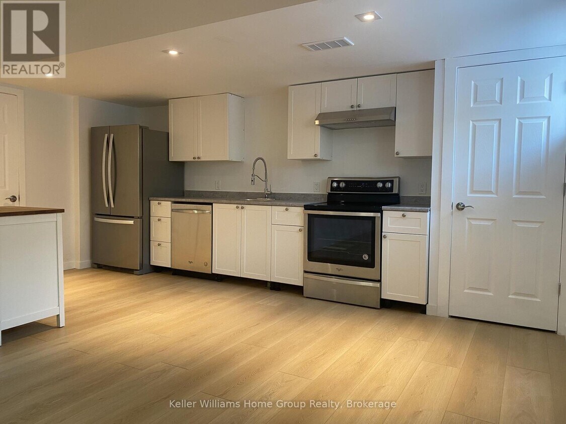 Primary Photo - 11 Caribou Crescent