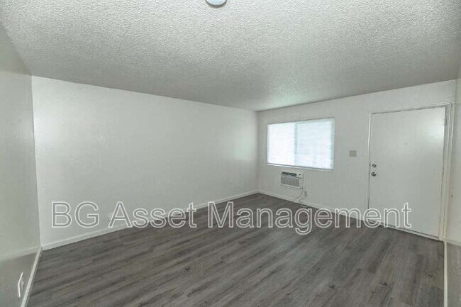 Building Photo - 433 San Marco St