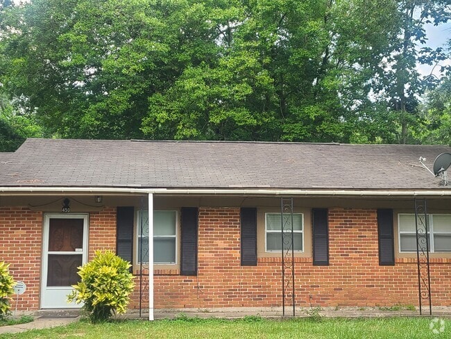 Building Photo - 450 Elmwood Dr
