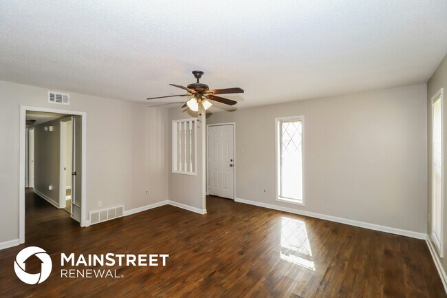 Foto del edificio - 5948 Hickory Leaf Dr
