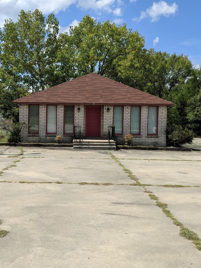 Foto del edificio - 1192 Memorial Park Rd