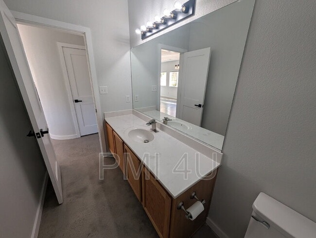 Foto del edificio - 7105 Casa Elena Dr NE