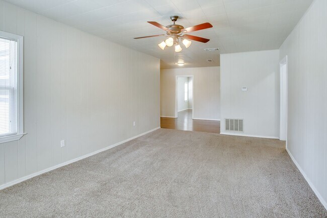 Building Photo - Pre-Leasing for July!