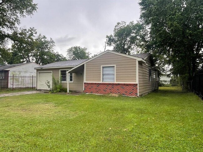 Foto del edificio - 4827 Bethany Ln