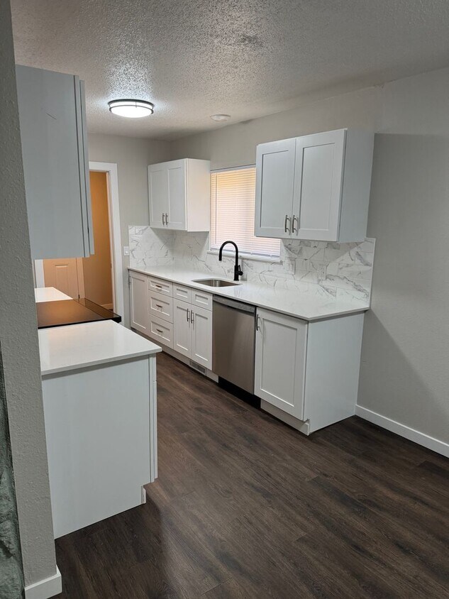 Foto principal - Recently remodeled!