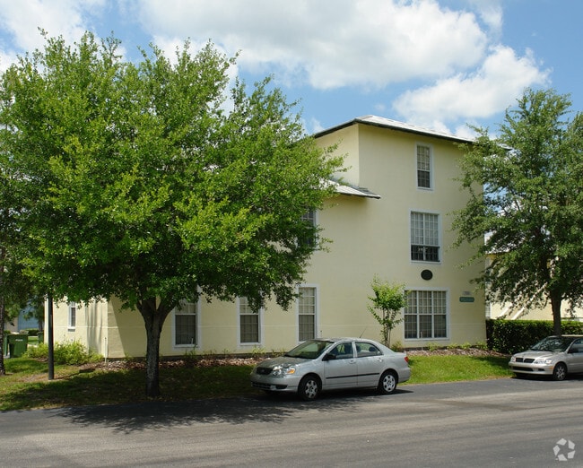 Aurora at Cagan Crossings Apartments Clermont, FL