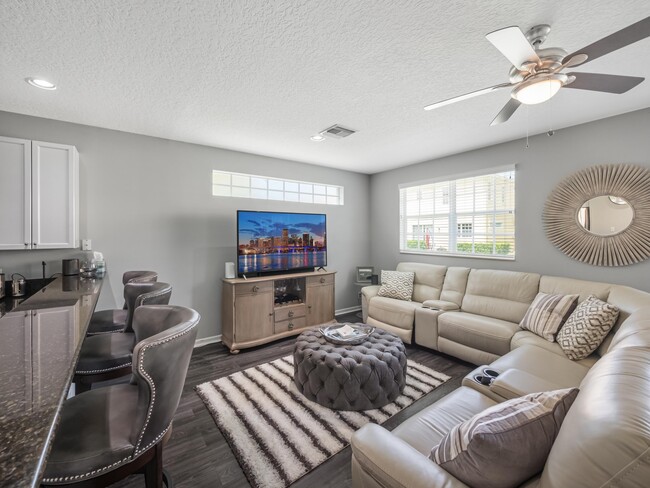 Building Photo - 628 Marbella Ln