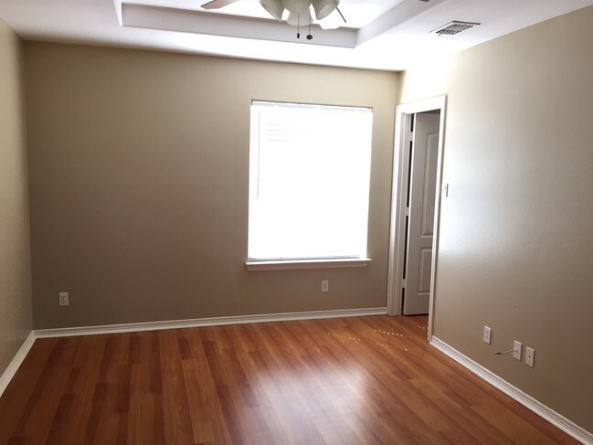 Foto del edificio - 2500 N J St