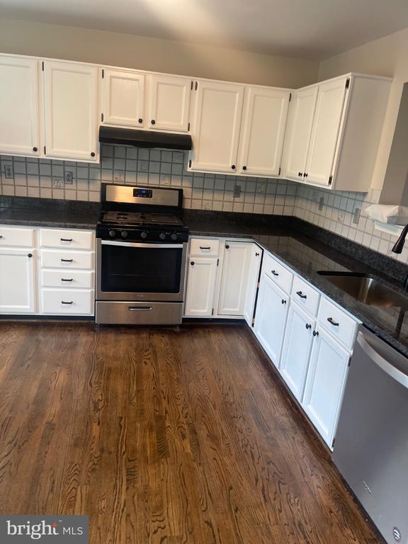 Foto del edificio - 7111 Oberlin Cir