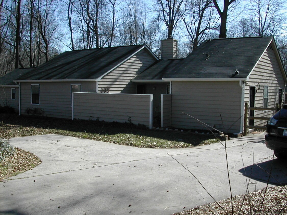 Primary Photo - 2924 Sharon View Rd