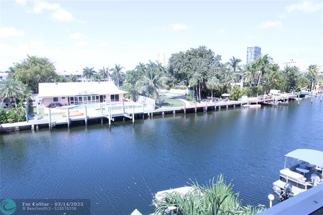 Foto del edificio - 470 Paradise Isle Blvd