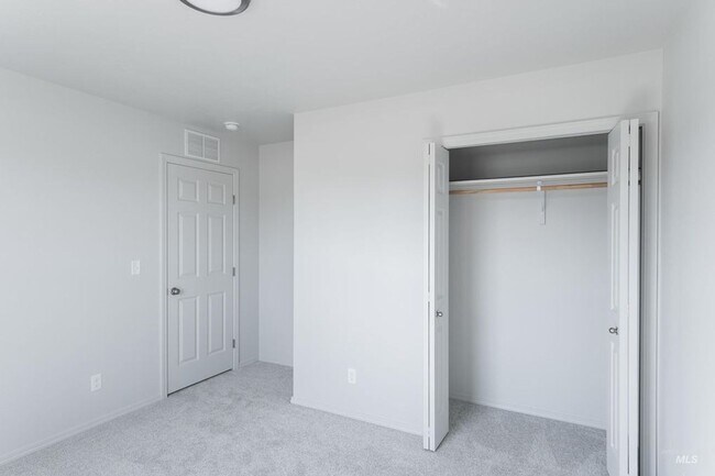 Foto del edificio - Beautiful Home with Bonus Room!