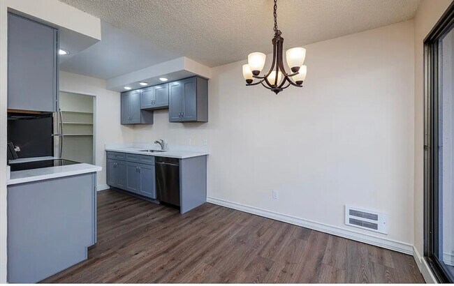 Foto del edificio - 45 Eagle Crest Dr
