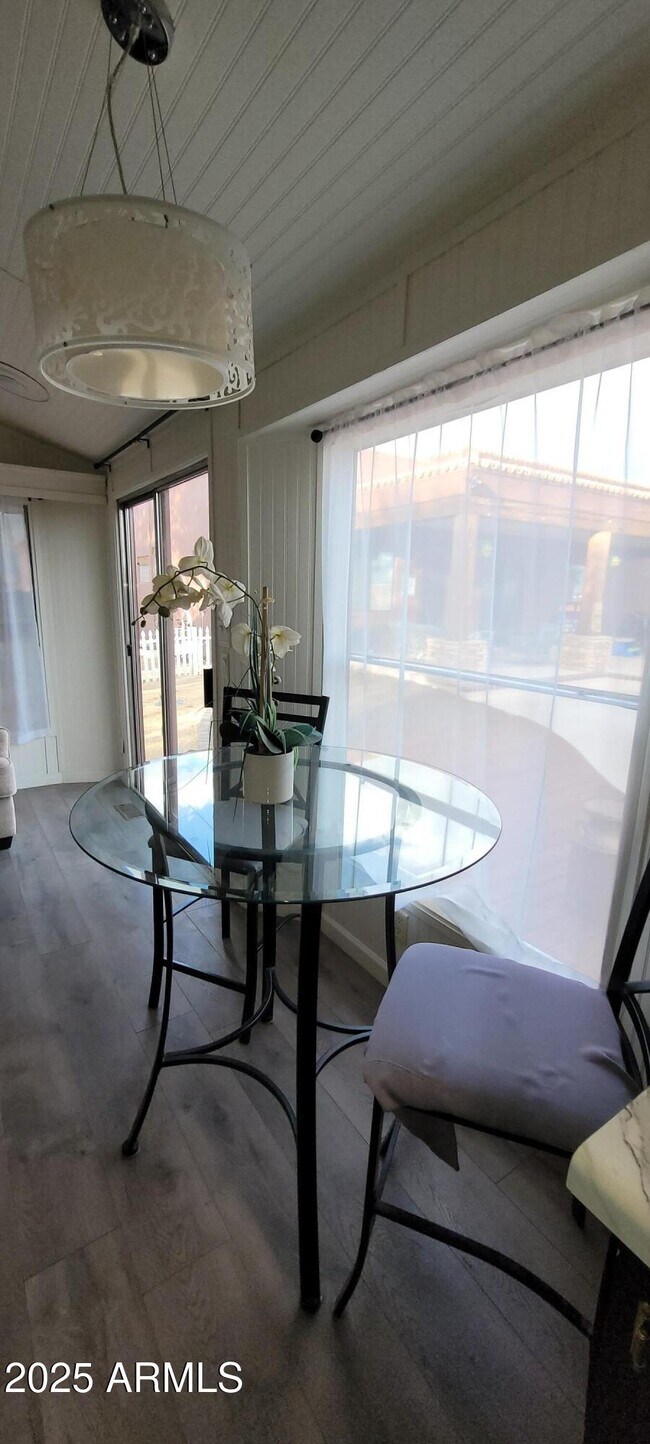 Building Photo - 22219 W Blue Sky Dr