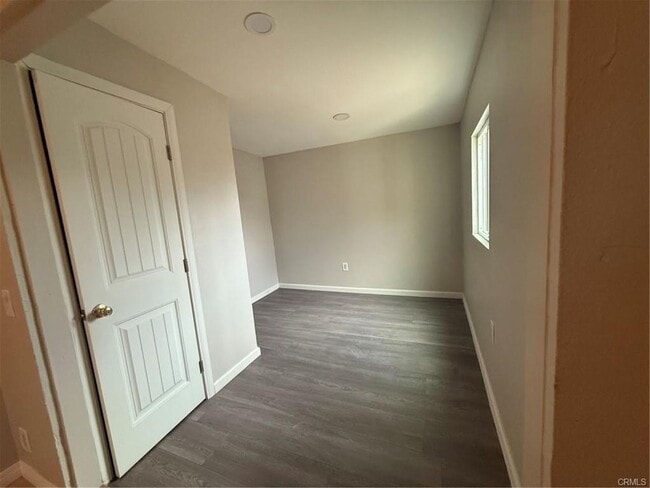 Building Photo - Nice 3 Bedroom home in a huge lot!