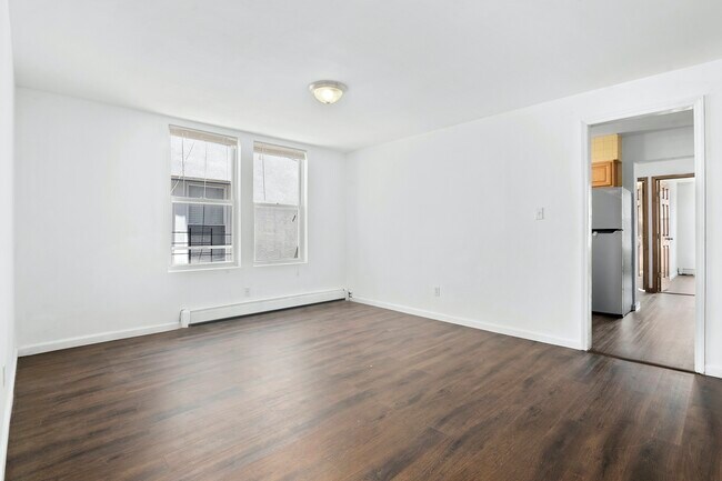 Building Photo - TOWNHOUSE 3 BED WITH A CAR SPOT!