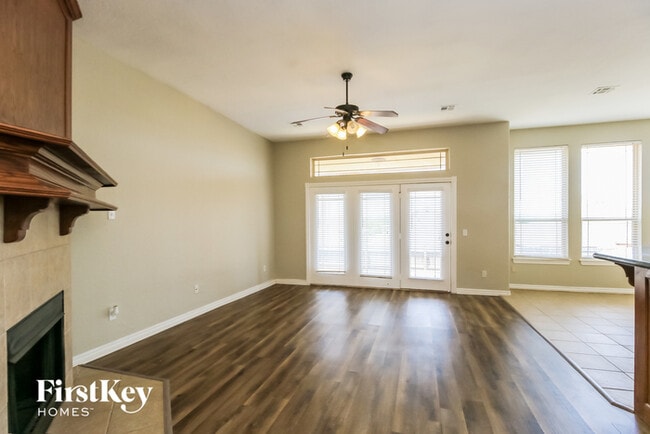 Building Photo - 1105 Kelsi Dr