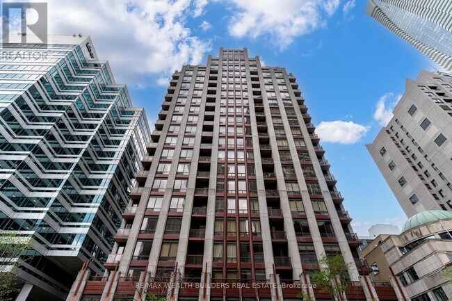 Photo du bâtiment - 85 Bloor St E