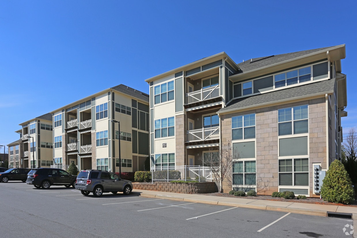 The Maxwell at Highland Creek Apartments in Charlotte, NC