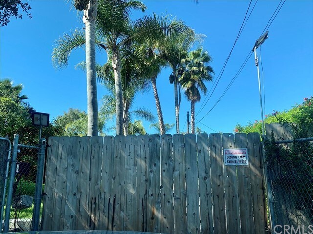 Foto del edificio - 2428 Hutchison St