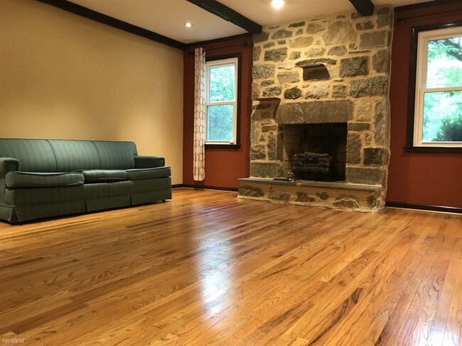 Building Photo - 4 br, 2.5 bath House - 212 Croftridge Dr