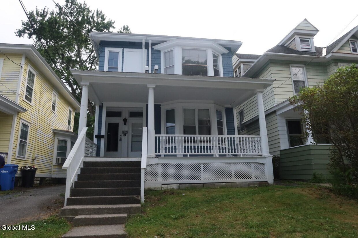 Primary Photo - 888 Lancaster St