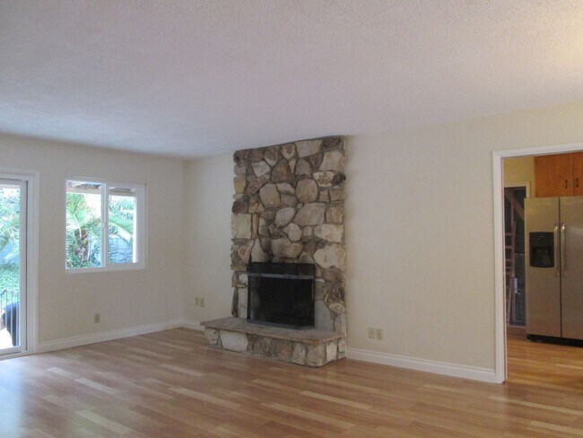 Building Photo - Lucky find! Charming home in Downtown SLO ...