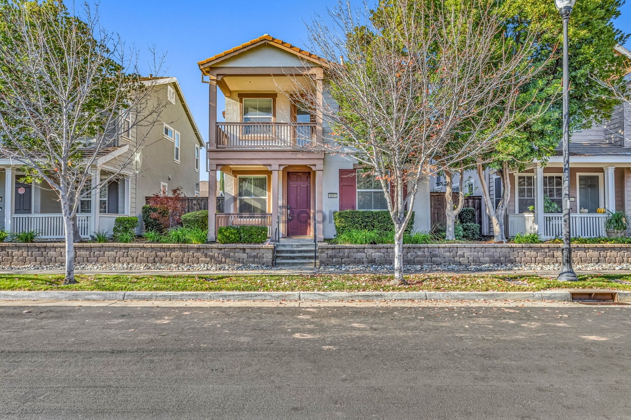 Foto principal - 3185 Parkham Dr