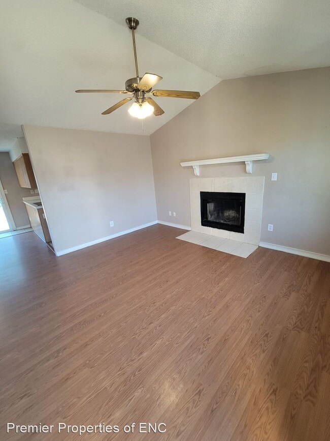 Building Photo - 3 br, 2 bath House - 101 Kyle Dr