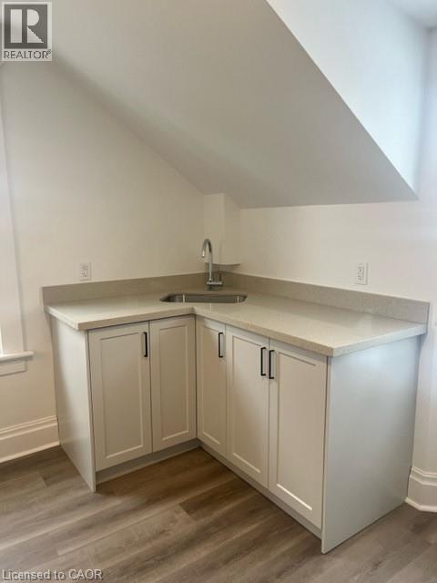 Photo du bâtiment - 42 FAIRVIEW Ave