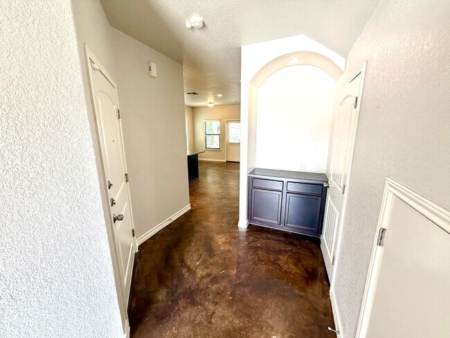 Building Photo - 1302 Garden Dusk