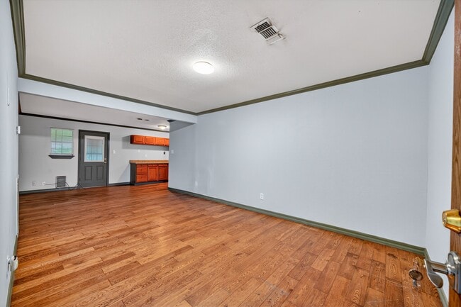 Building Photo - 5725 Melanite Ave