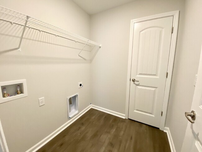 Foto del edificio - Four Bedroom Home in Millstone Landing!