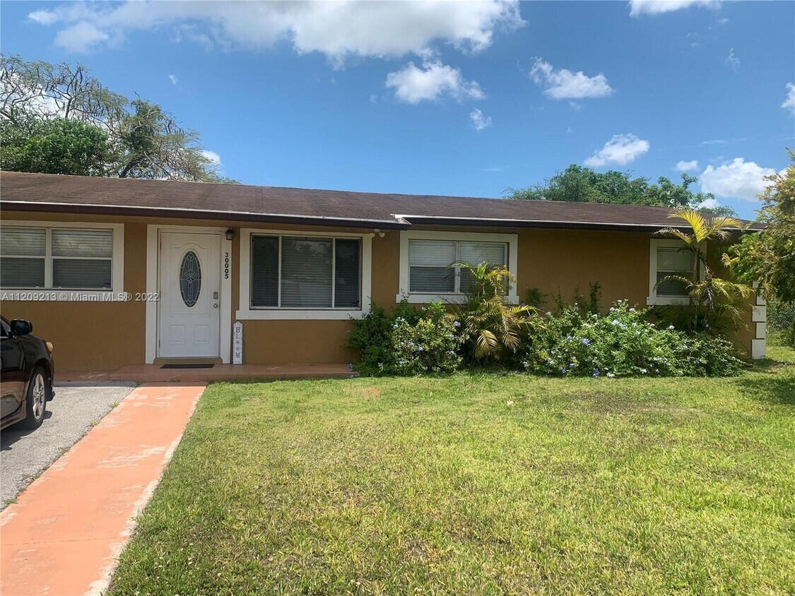 30005 SW 148th Pl, Homestead, FL 33033 House for Rent in Homestead