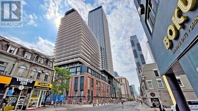 Building Photo - 501-3501 Yonge St