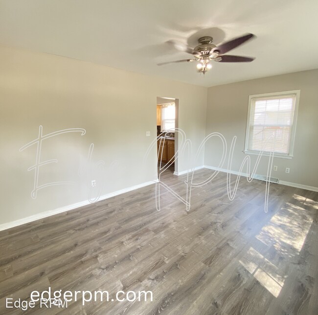 Building Photo - 4 br, 1 bath House - 1710 W 11th Street