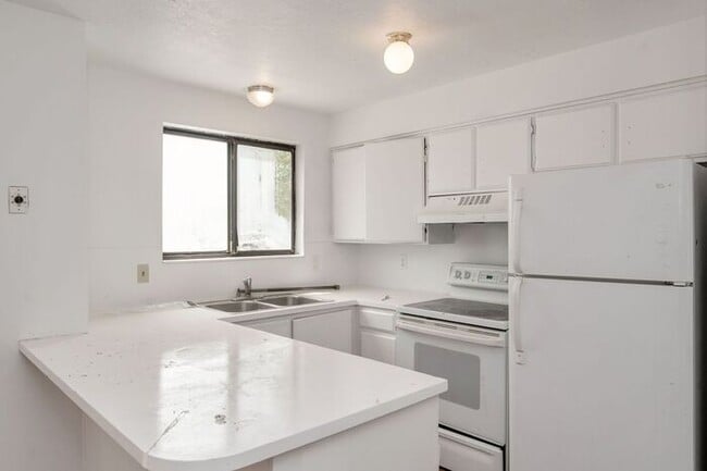 Foto del edificio - Spacious 2 Bedroom Duplex In West Valley City