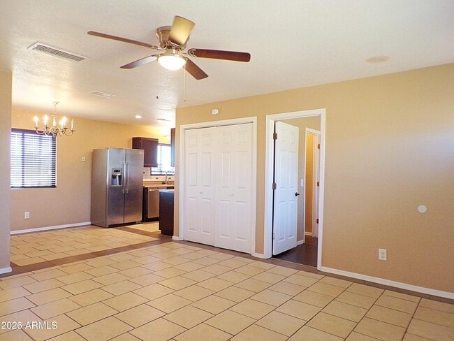 Building Photo - 10033 S Honeysuckle Dr