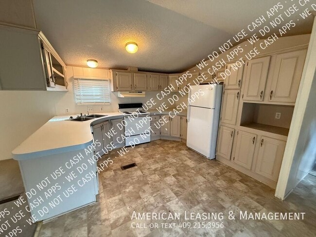 Building Photo - 100 Hornet Ln