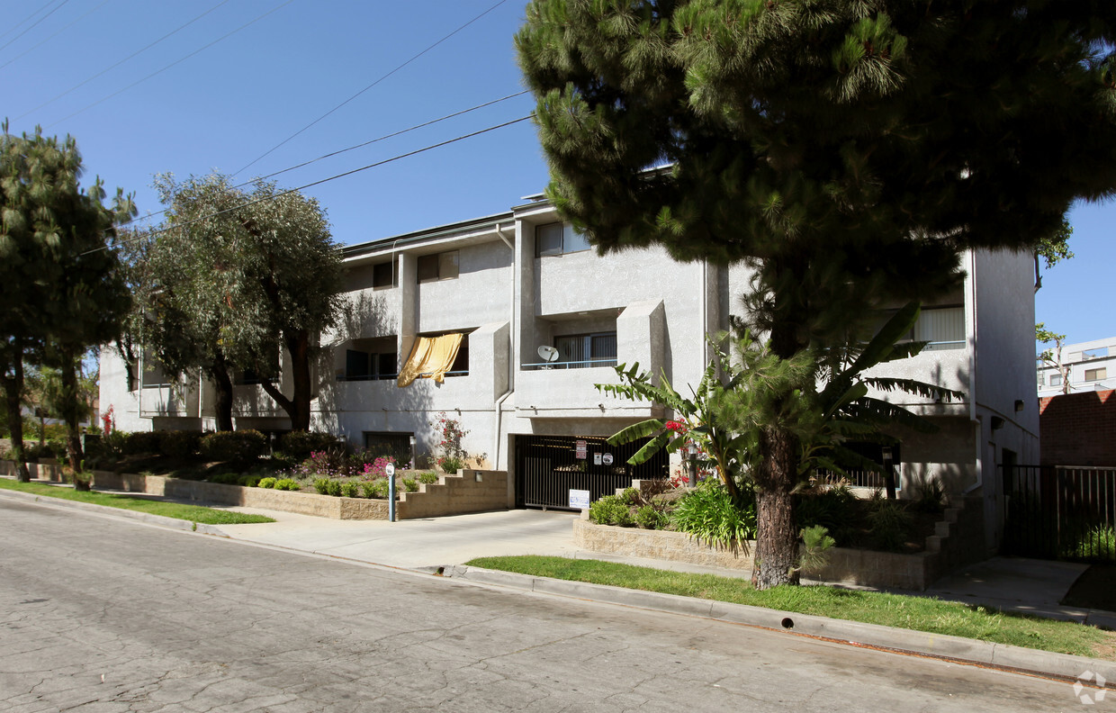 Hyde Park Manor Apartments