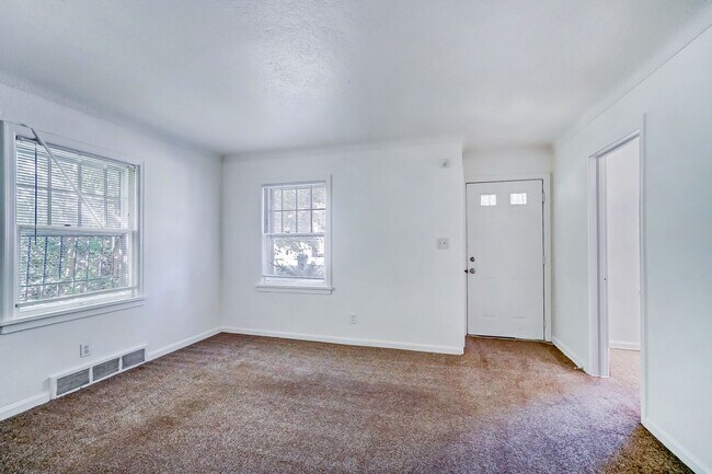 Foto del edificio - 1132 Brookley Blvd
