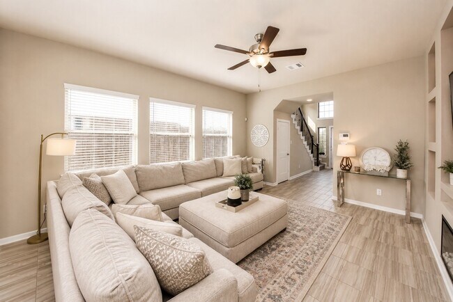Foto del edificio - 6110 Dovetail Cliff Ct