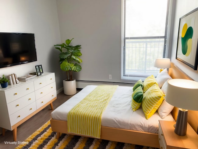 Building Photo - Skylark Manor